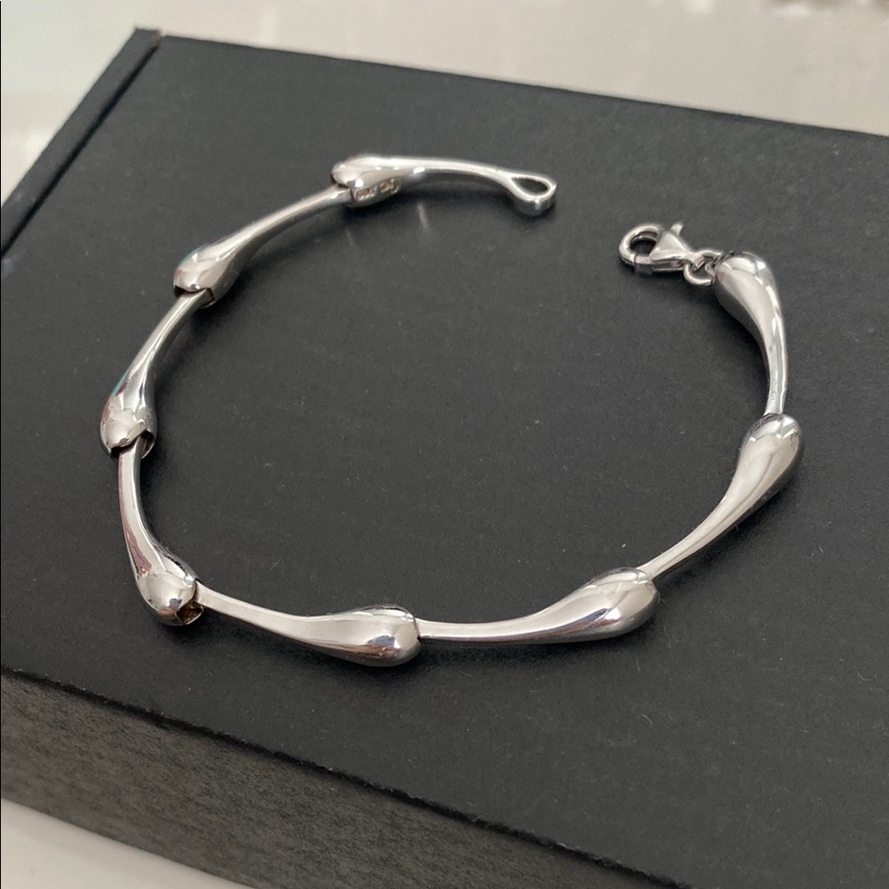 Tear drop Elegant Silver Bracelet